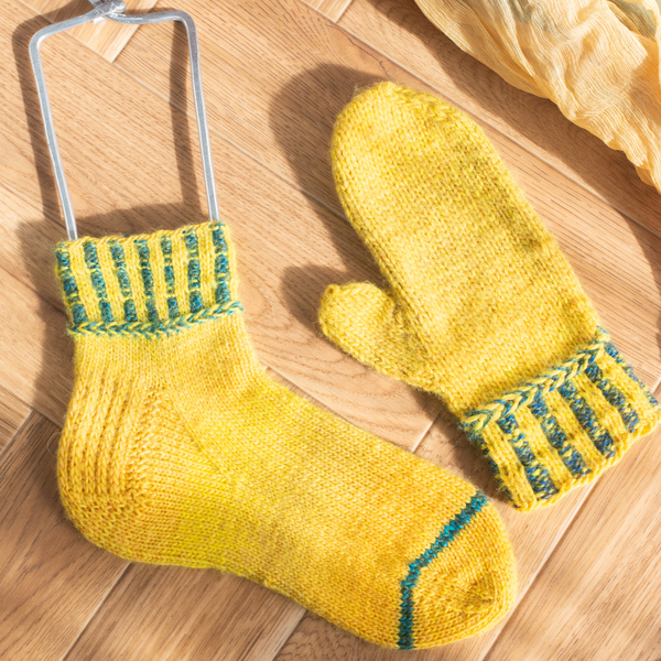 新セット【meg*kセレクト】ミトン＆靴下が編めるセット Unity Scheepjes-シェイプイェス